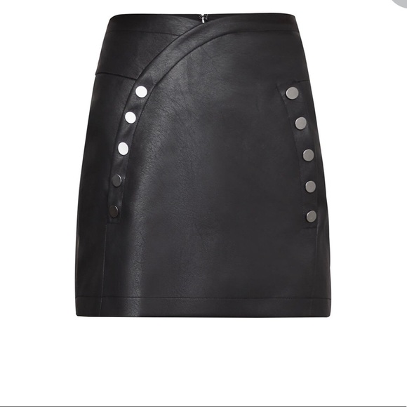 BCBGMaxazria Pleather Button Front Miniskirt 🔥 - Picture 3 of 3
